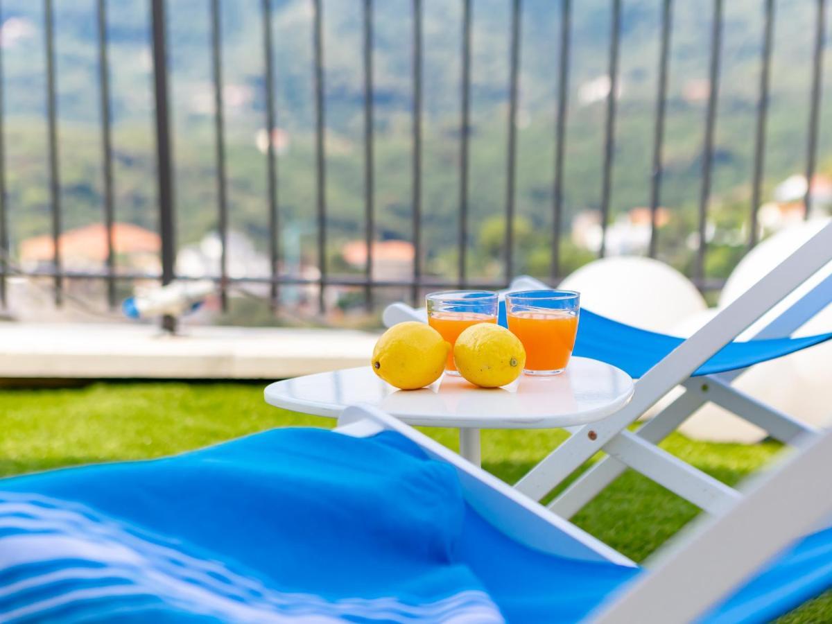 Villa Hanbury With Swimming Pool And Parking In Alassio Exteriör bild