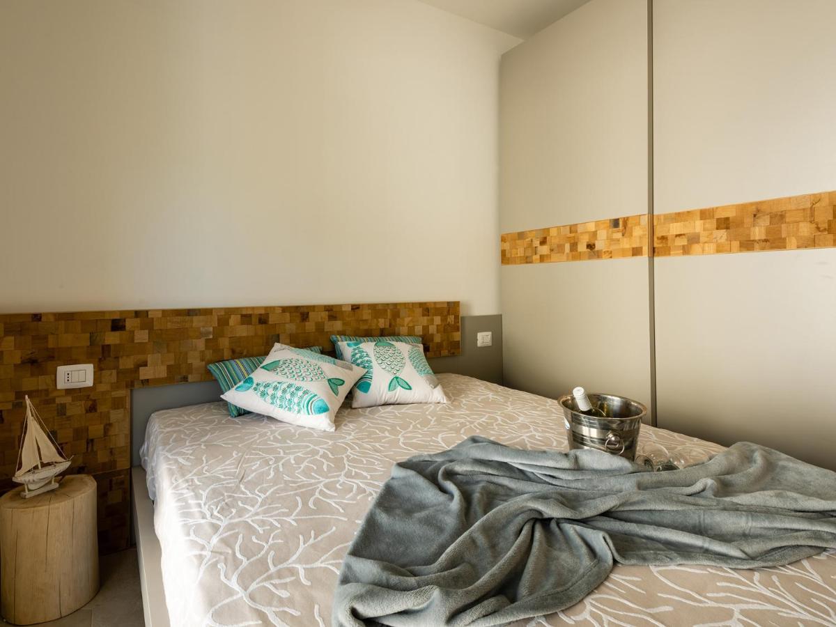 Villa Hanbury With Swimming Pool And Parking In Alassio Exteriör bild